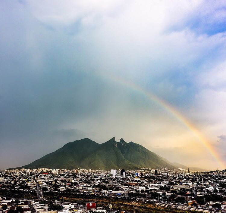 ¡Hoy hace 423 años la bella Ciudad Metropolitana de Nuestra Señora de Monterrey fue fundada! 🎂🎈#Monterrey423