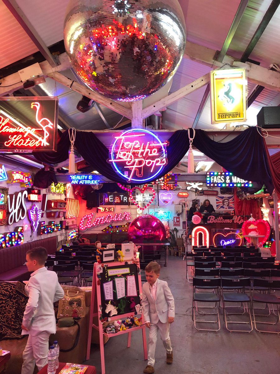 PorkandCo's tweet photo. What an amazing wedding yesterday at the famous Blitz Factory @ Gods Own Junkyard. Very cool 😎
#Wedding
#VisualOverLoad
#Neon
#London
#YourPleasureIsHandPulled https://t.co/7nJQKAVrEe