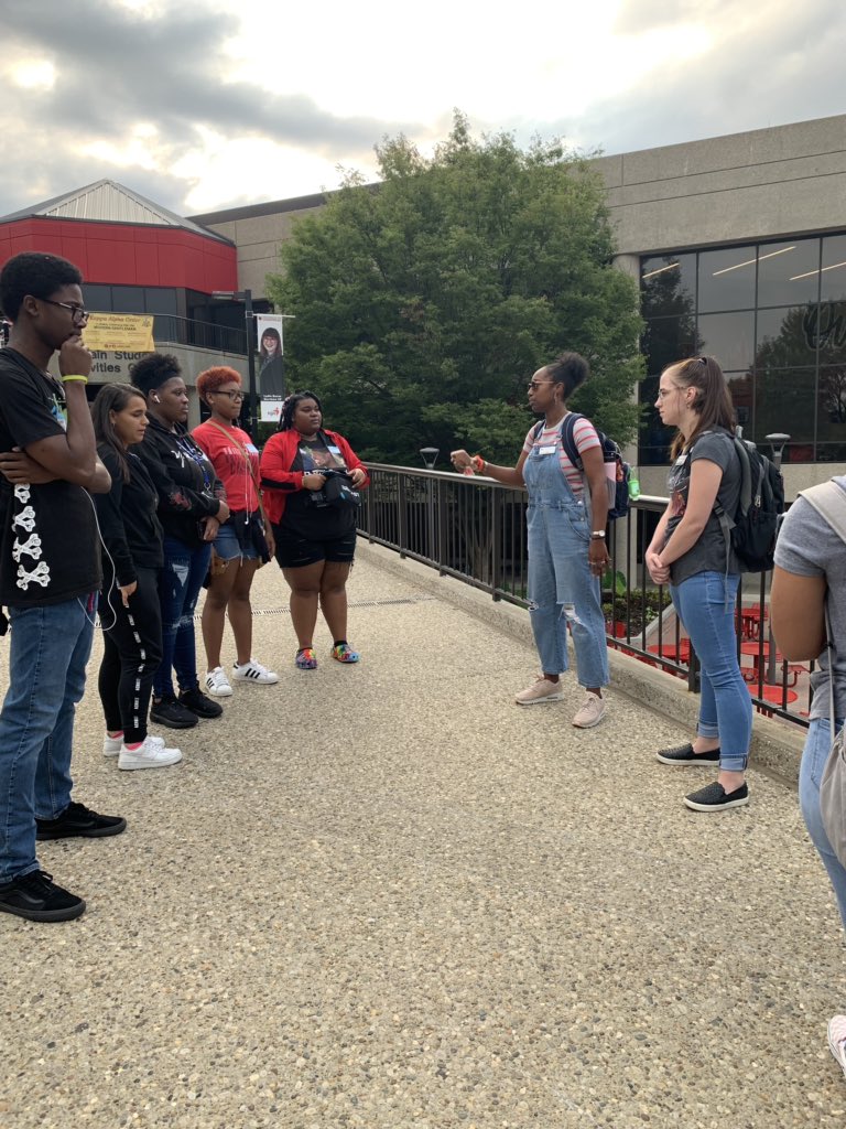 Visiting @uofl where Sydney & Morgan are doing an amazing job introducing @IROQUOIS_HS Ss to the campus! #CardinalsintheMaking #IroquoisBelieves #ExploringOptions @clay_holbrook @MirandaLewisMA1 @JCPSAsstSuptTR @AcademiesofLou