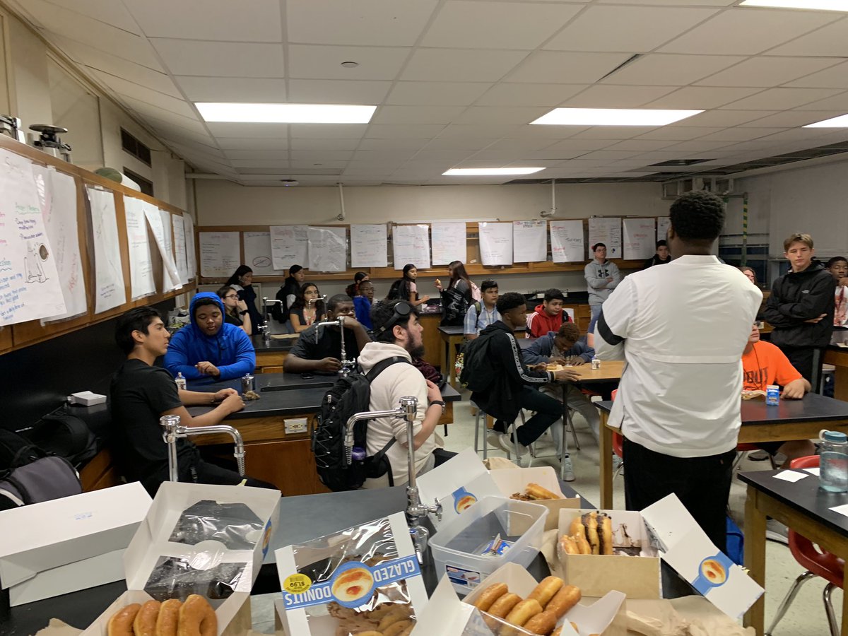 WTWLonghorns's tweet image. FCA kicking it today!