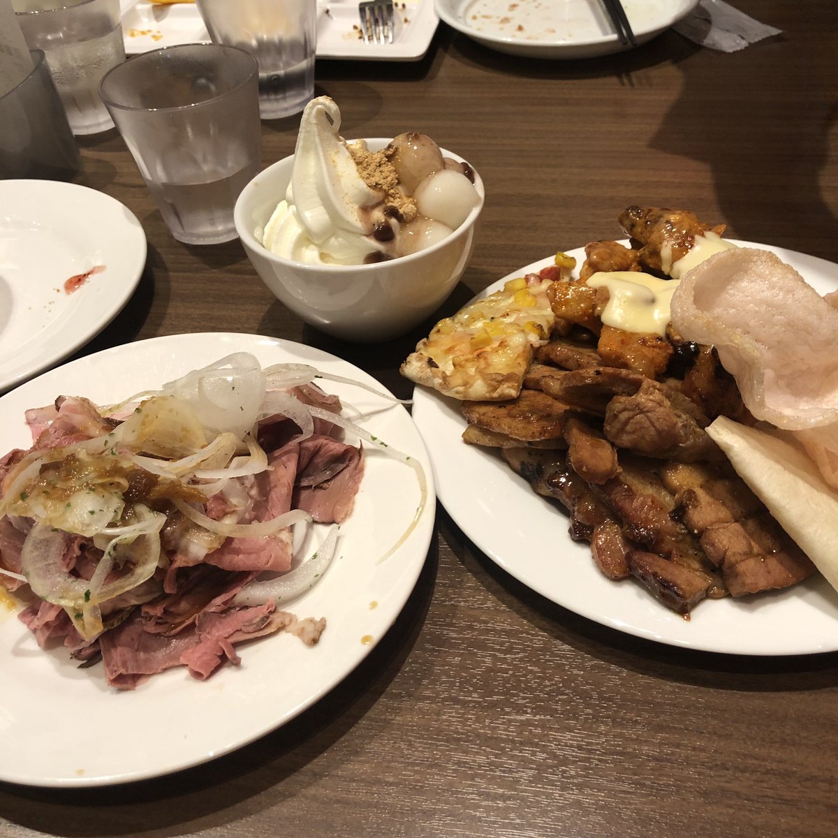 りっ 昨夜 イオンモール高岡のグランビュッフェさんで 食べるの大好き女子友が集まり3人でお食事会 久々すぎて積もり積もった話出来て 嬉し楽し美味しの三拍子 はしゃぎすぎていつもは撮影して記録するメニューを撮らず 肉肉肉 りっ 昨夜 イオンモール高岡のグランビュッフェさんで 食べるの大好き女子友が集まり3人でお食事会 久々すぎて積もり積もった話出来て 嬉し楽し美味しの三拍子 はしゃぎすぎていつもは撮影して記録するメニューを撮らず 肉肉肉