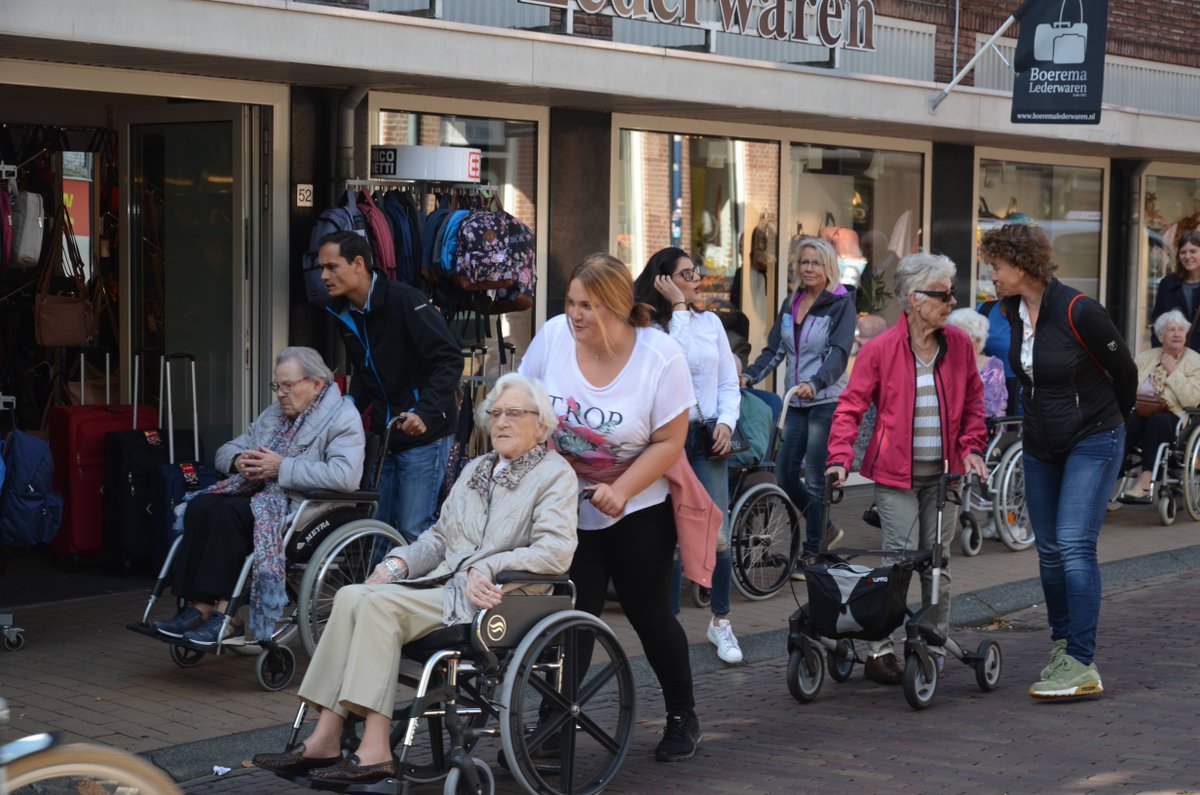 AsserUitdaging's tweet image. Van 30 september t/m 4 oktober is het Ouderenweek in Assen bekijk nu het hele programma op de website. 
ow.ly/JoGZ50whPuY