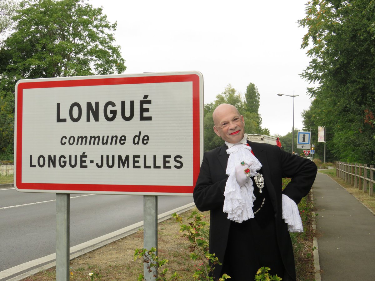LongueJumelles's tweet photo. 📸L'on vous a vu Monseigneur @cdenigremont
côtoyer notre #patrimoine sachez qu'à l'occasion des @JEP
les portes de l'#Hydronef, empreinte de l’histoire la ville, vous seront ouvertes😉Au plaisir de vous revoir dans notre contrée! #NigremontWorldTour
👉https://t.co/hAztg9v8Gn https://t.co/zUQbRtwviH