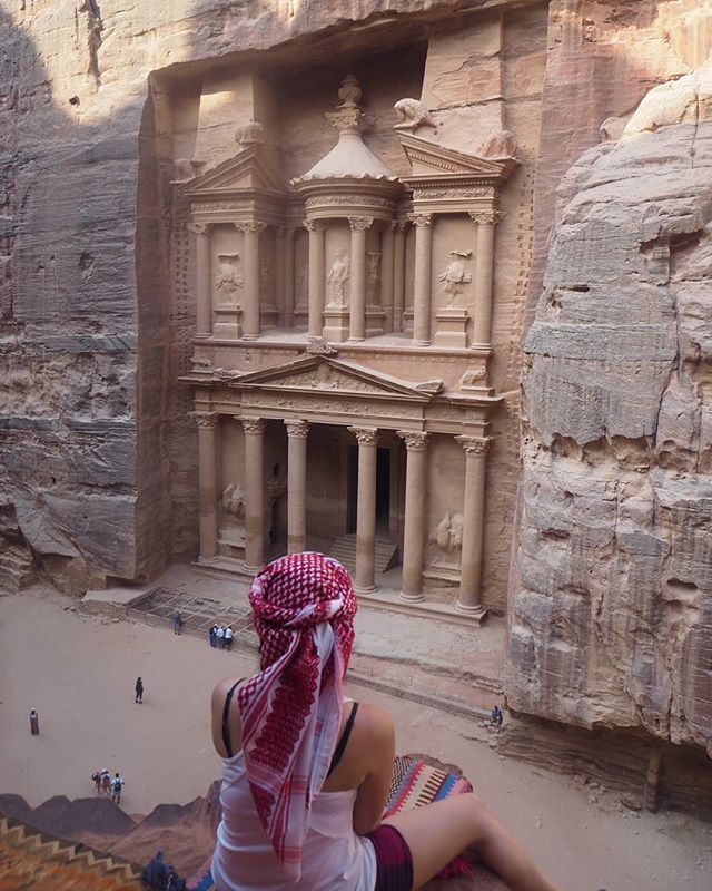MJ_carlier's tweet photo. Treasury point of view in Petra #jordan #petra #holidays https://t.co/nw44TvG1es