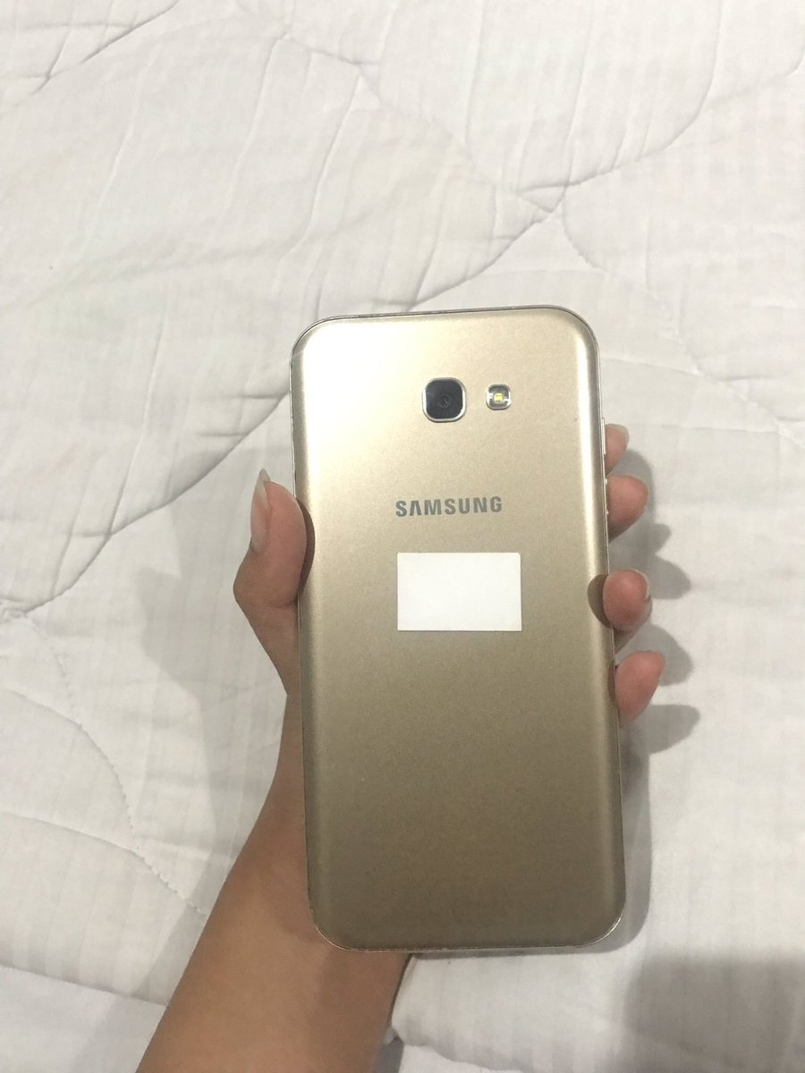 shafasssy's tweet image. #jualhp #samsunga7 #samsungsecond #hpsamsung #hpsecond 

JUAL HP SAMSUNG A7 SECOND.

Rp. 2.000.000 bisa nego😊

pengiriman dari bekasi.

info lainnya bisa dm terlebih dahulu. ☺️