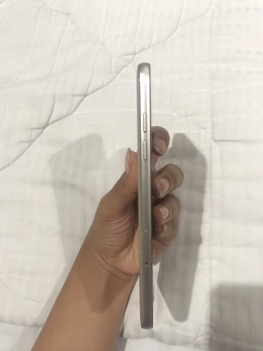 shafasssy's tweet image. #jualhp #samsunga7 #samsungsecond #hpsamsung #hpsecond 

JUAL HP SAMSUNG A7 SECOND.

Rp. 2.000.000 bisa nego😊

pengiriman dari bekasi.

info lainnya bisa dm terlebih dahulu. ☺️