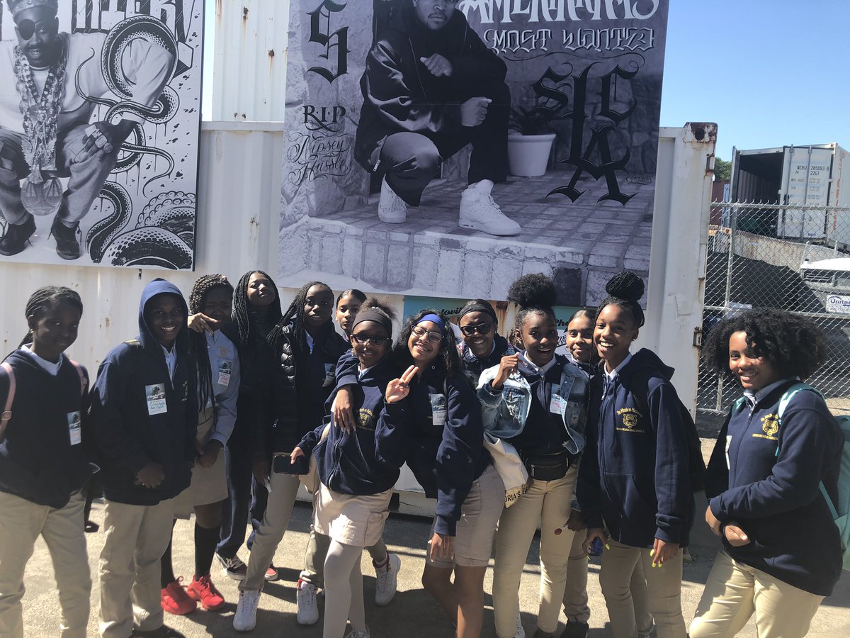 gdixon82's tweet photo. The work is all divine  MS35K Dumbo@photoville 8th graders https://t.co/pjscFKgtNd