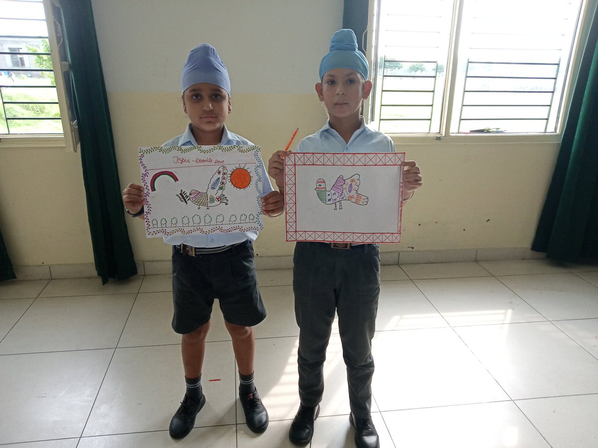 PratishthaKapo2's tweet photo. Children show creativity amazing! Show peace by painting. SDG 16 Peace, justice and strong institutions. @pkdhillon08 @charuchhabra2 @cyiac @RiseUp4SDGs @SDGsACT https://t.co/qkRdLfBPwo