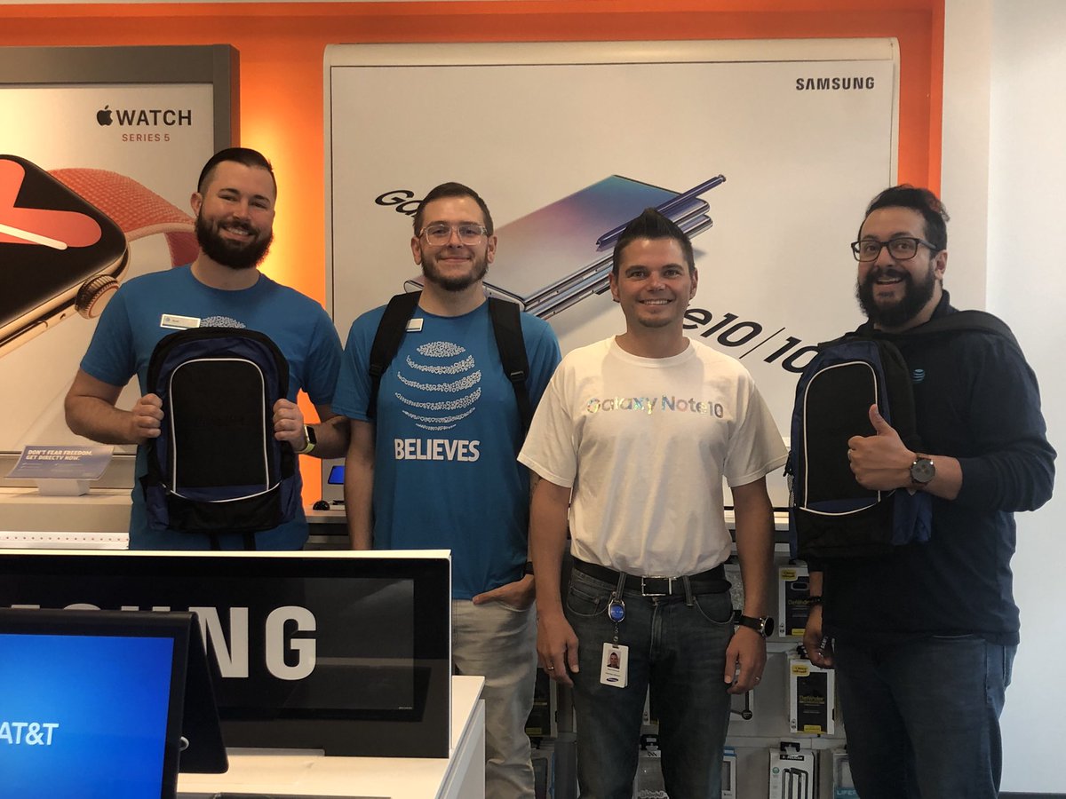 AmarisPorrata's tweet photo. I got my boys from Beastview a little gift from my Samsung event! Some new Samsung backpacks for work! @marcellobenny @DFraser0107 @Bobby_W_Aman #OnyNyNj #Beastview ❤️💪🏽 https://t.co/efYJ5WSKjk