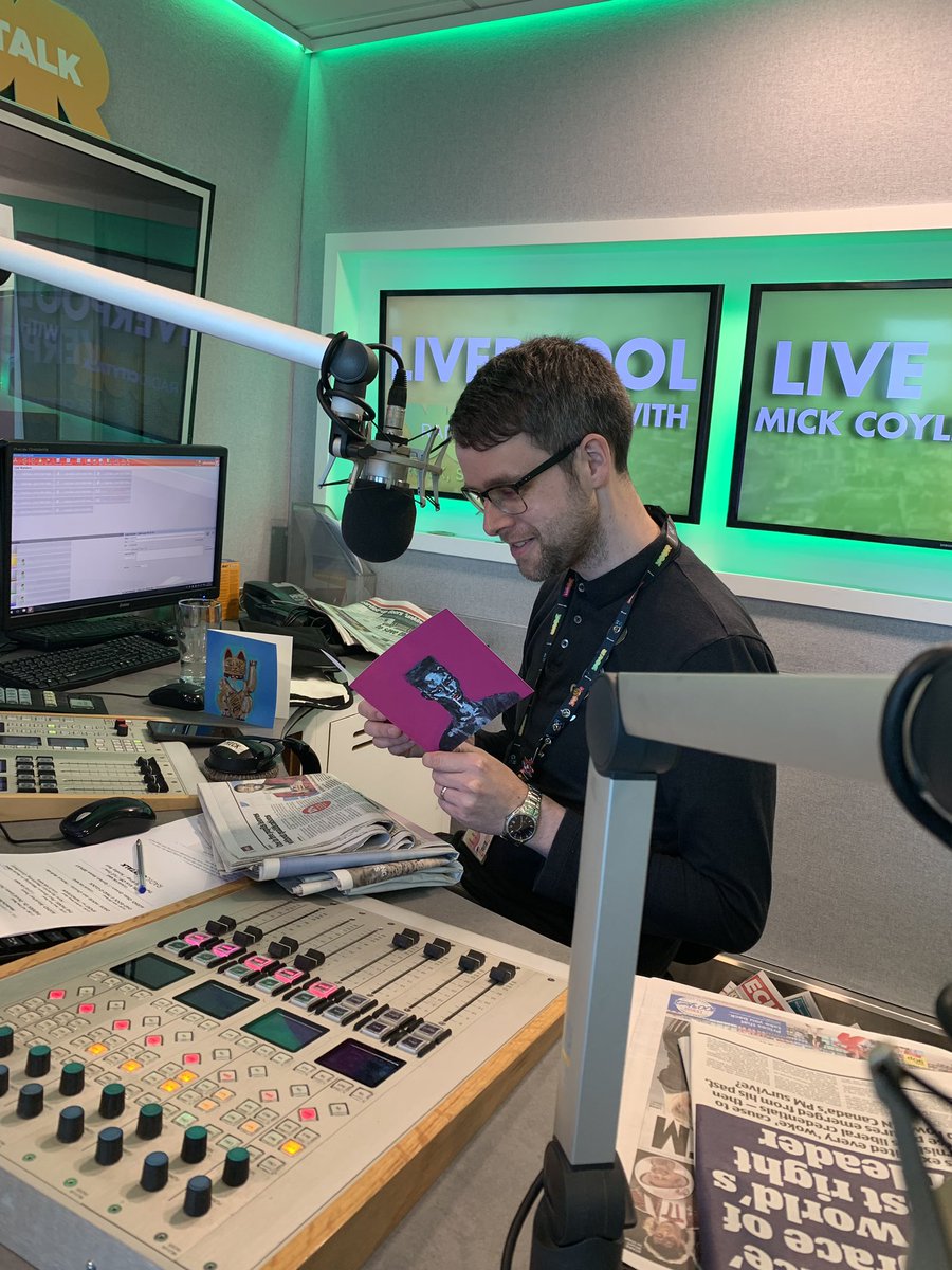 SartoriusDigit's tweet photo. @RadioCityTalk @MrMickCoyle @DavidLoweEFC @fest_black @PantiusBrown @Iain_Chris @NewMilkTrayMan Thanks for today! #pressedgang #grace #luckycat https://t.co/8FFZdTaLPh