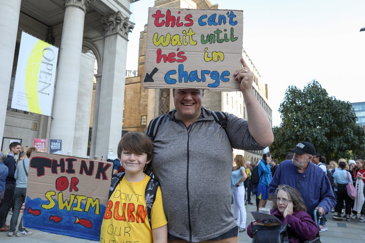 GreenpeaceUK's tweet photo. Coverage of the #ClimateStrike today in Manchester @GPManchester

RT to show support. https://t.co/Ik96Shz2f6