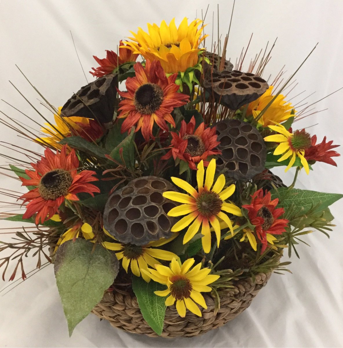 EclecticsATL's tweet photo. SALE on Fall Items. Click below for photos of our Newest Arrivals, including more custom faux floral designs and wreaths:  https://t.co/vJq1saR9ED https://t.co/GJkS0wrjCs