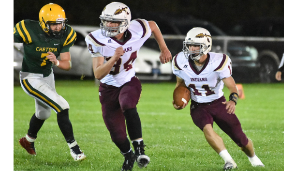 sportsinkansas's tweet photo. Faces in KS: Easton Dent of St. Paul (8M-II). While everyone knows 2,000 yard back Adam Albertini, the guy throwing the lead blocks for him and leading the defense is senior Easton Dent. Find out more about the senior fullback/linebacker here - https://t.co/9LFZPlGQrp https://t.co/W8DVL64LH1