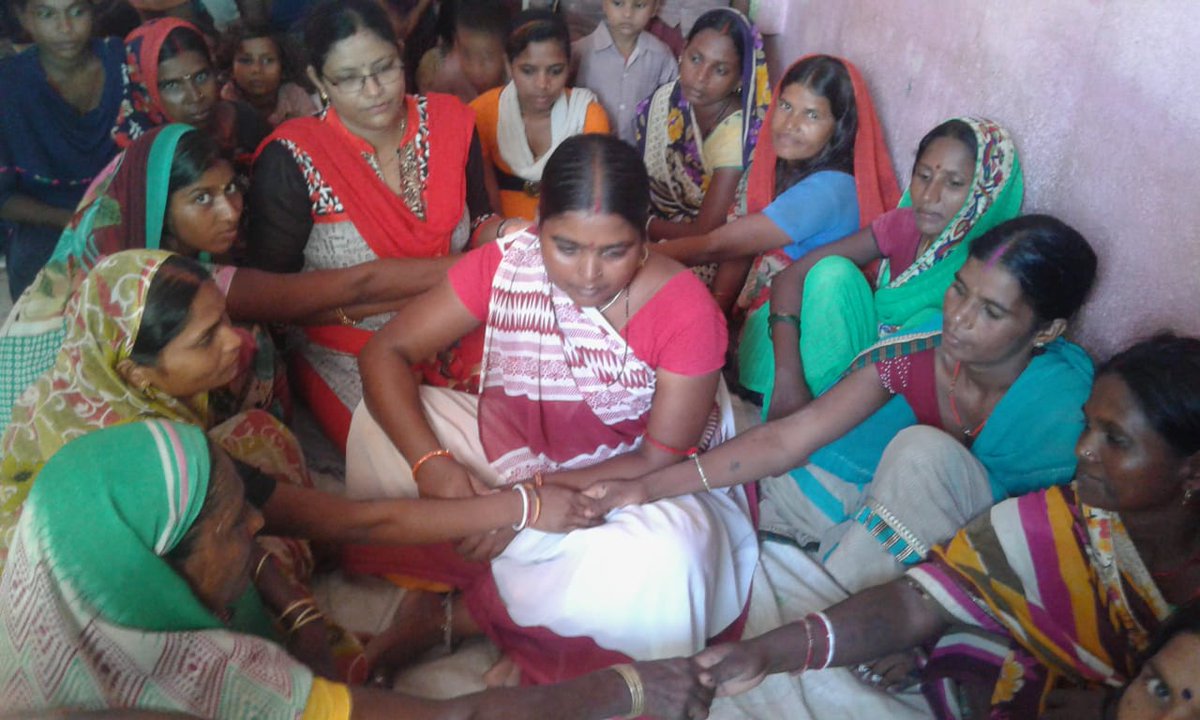 JayaKum33142153's tweet photo. सास बहू सम्मेलन organised on all centers of nagarnausa to raise awareness about immunisation and family planning methods! #PoshanMaah2019 @dmnalanda @suposhitnalanda @NITIAayog @MinistryWCD https://t.co/xMehn1Ads3