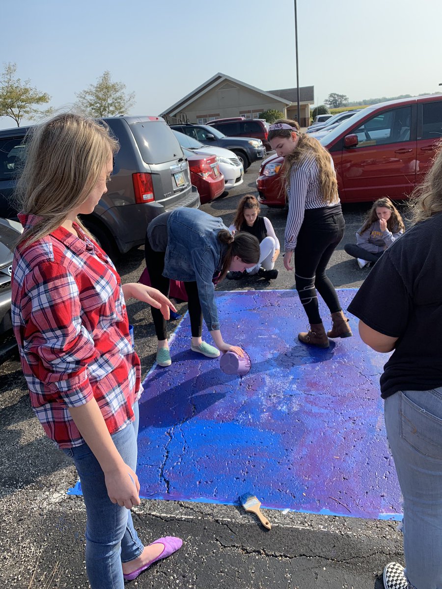 mrscareyart's tweet photo. And it’s coming Along great! #itallmattersatRVMS #8thViking https://t.co/Sq0xJR3iX3