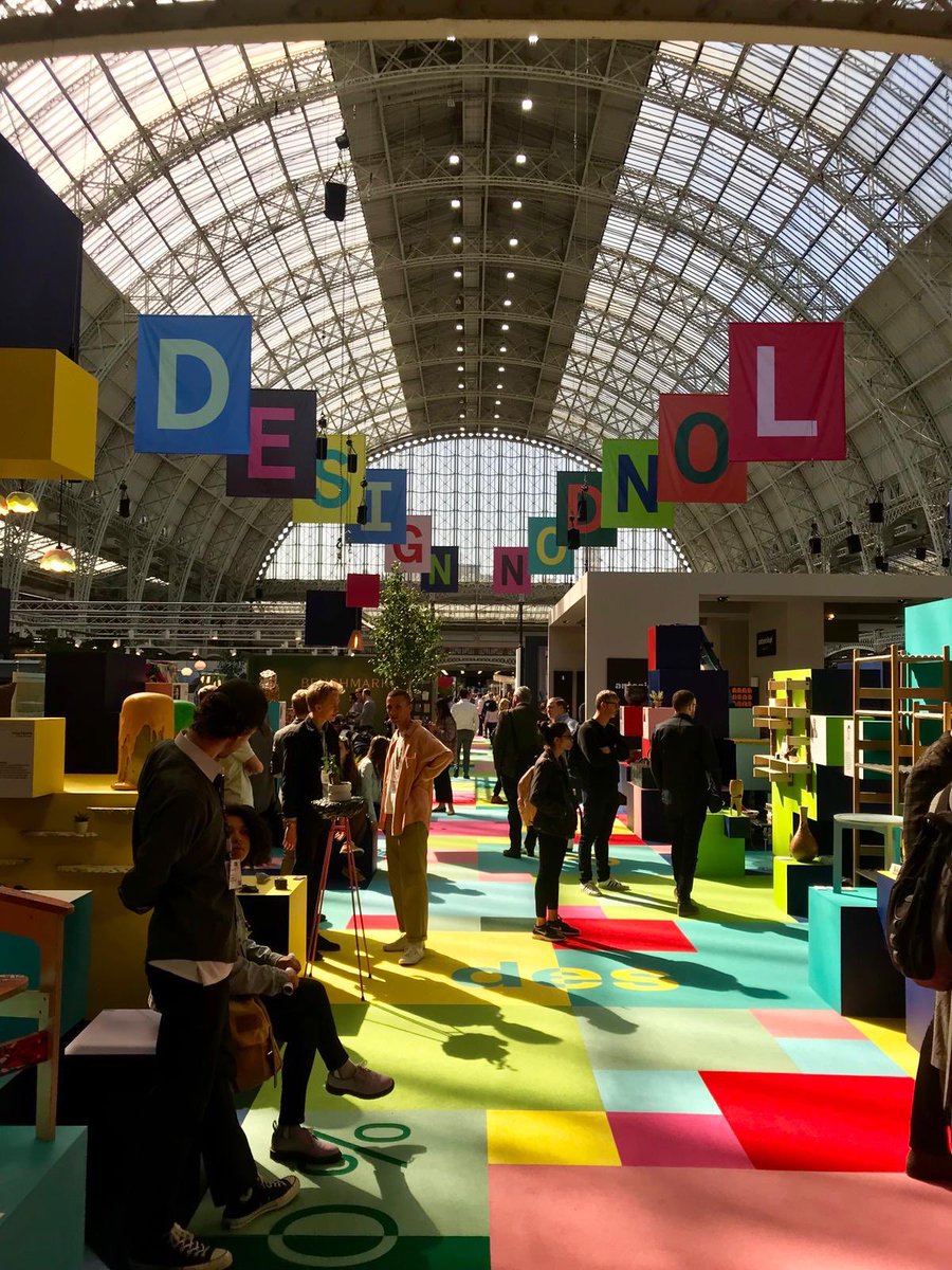 Showcase tweet media