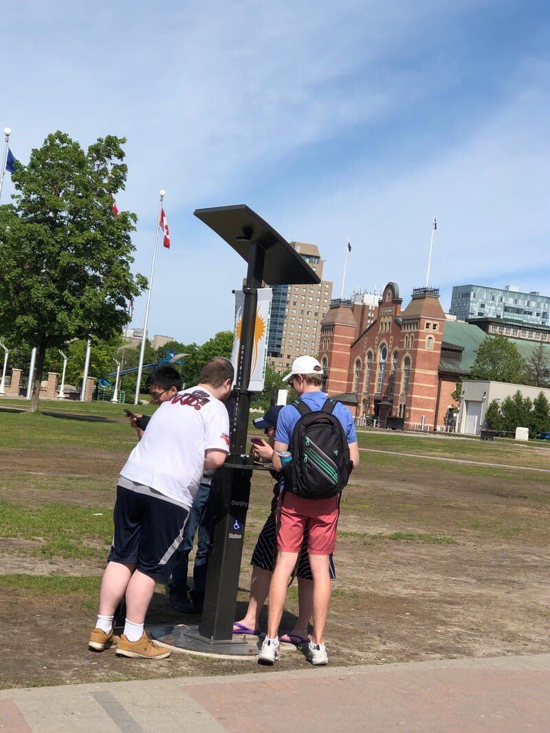 SunChargeCanada's tweet photo. FAQ; “How long does it take to charge a phone using one of your solar powered charging stations?” - A 3.0 USB port charges at 2% per minute. A 2.0 USB port charges at 1.25% per minute. All of our units are being built with 3.0 USB ports. #PlugInOnUs #PowerUpOnTheGo ..... ☀️☀️☀️ https://t.co/8EG1nElPic