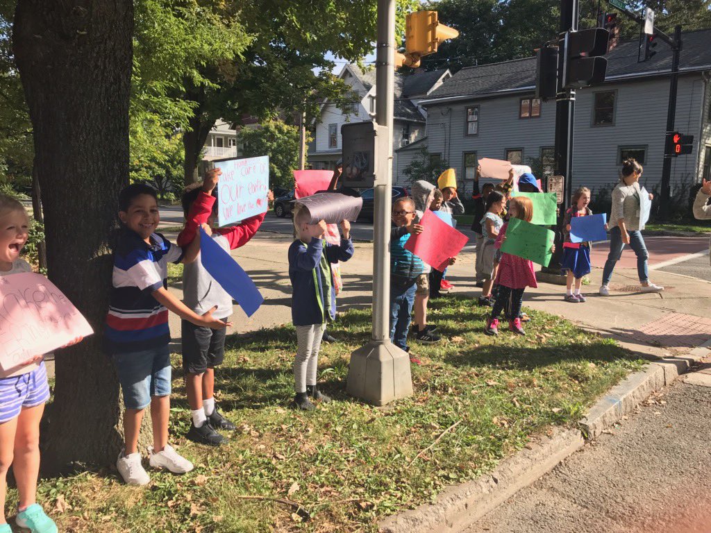 jmhumble's tweet photo. Beverly J Martin’s 3rd graders take part in National Student Climate Change Action Day https://t.co/lRv2gC2k1s