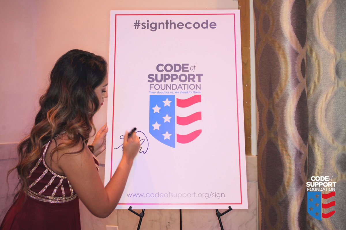 codeofsupport's tweet photo. Wednesday night, @AlyssaRaghu joined her @AmericanIdol family @RyanSeacrest in signing the Code of Support to support our troops and veterans. Join Alyssa and Ryan and #signthecode at https://t.co/Rs9LYKJZZ2 https://t.co/HkeowxAfsB