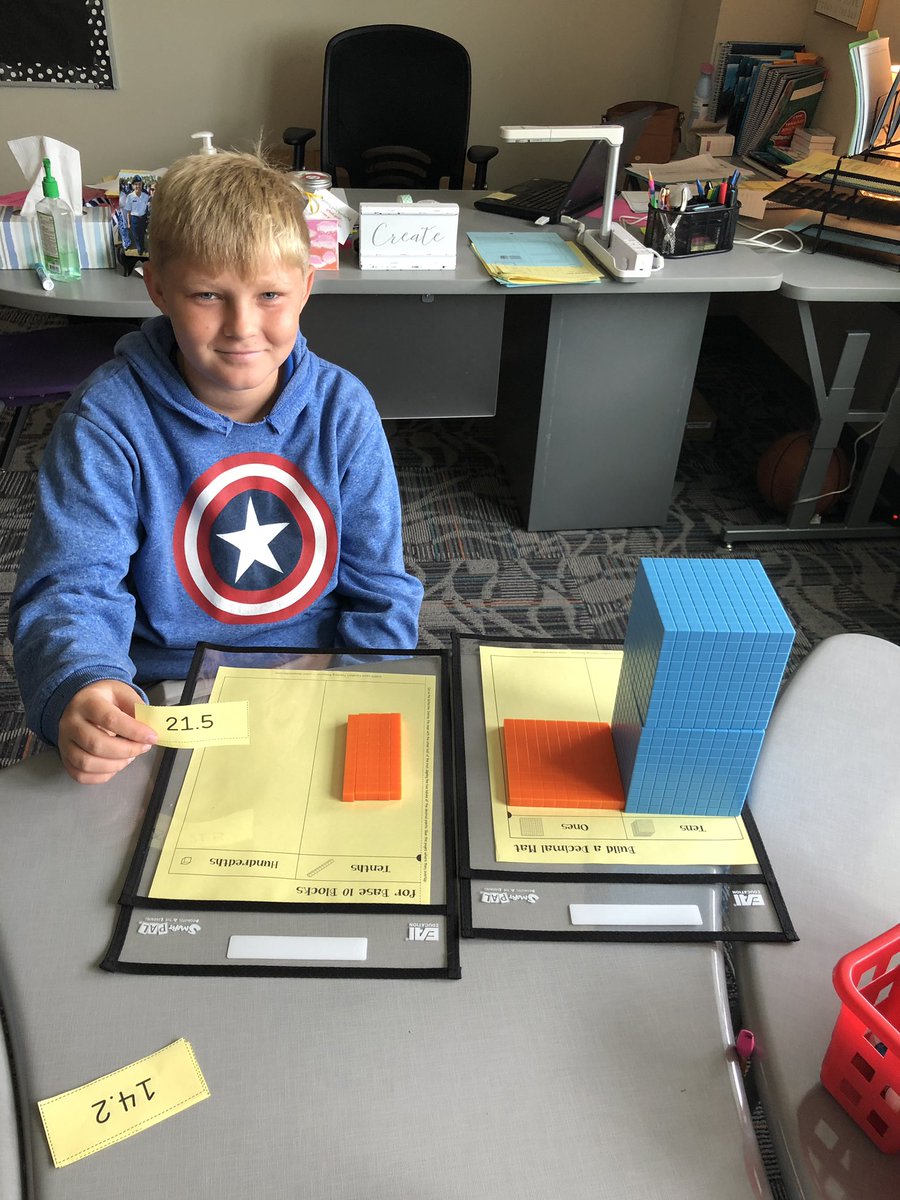 miranda_solms's tweet photo. “I love adding and subtracting decimals. It’s so fun.” #proudteacher #amazingstudents @CESWildcats @vcs_CraigZablo 🐯➕➖❤️ https://t.co/aXHXUj3RzH