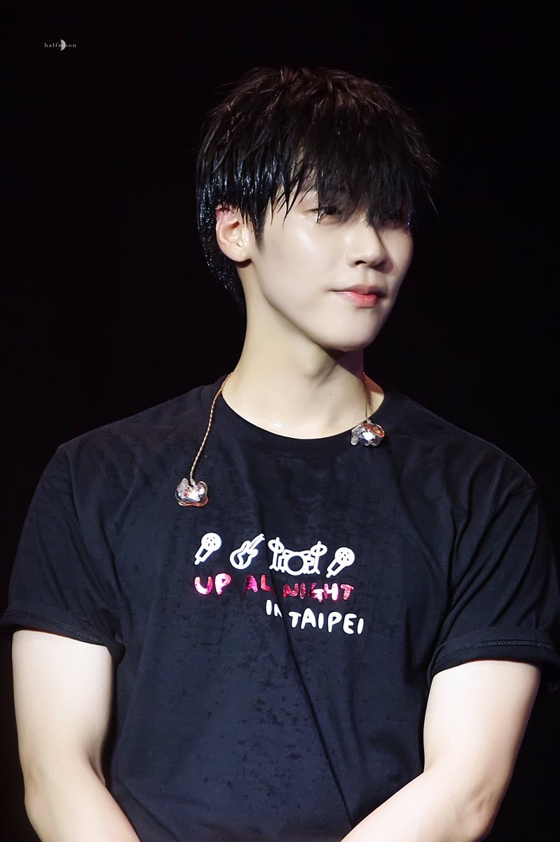 halfmoon921031's tweet photo. 190915 UP ALL NIGHT IN TAIPEI

#이승협 #승협 #승짱 #LeeSeungHyub #엔플라잉 #NFlying @NFlyingofficial https://t.co/9bwvVlwYt1