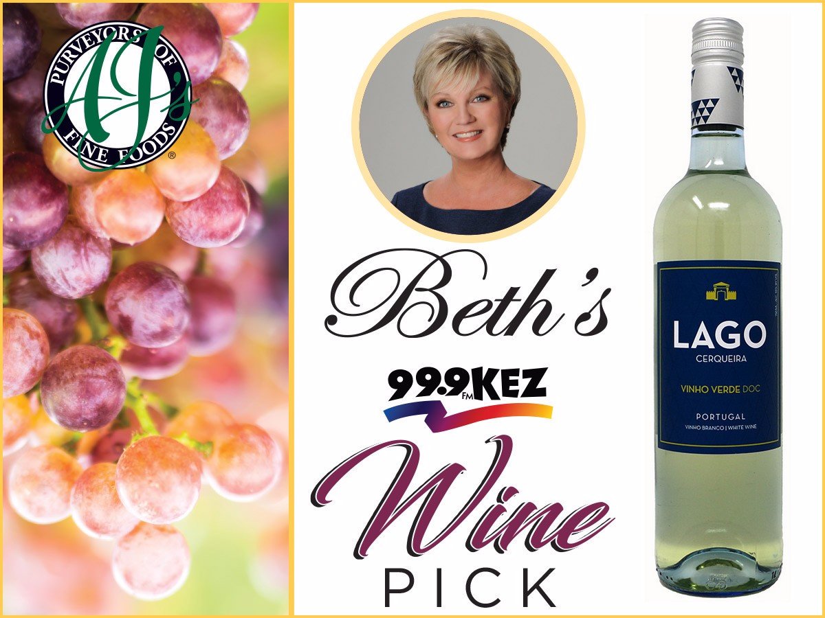 ajsfinefoods's tweet photo. Beth's Pick! For Friday, Sept. 20, Beth at @999KEZ has chosen this 2018 Lago Vinho Verde from Portugal. Regularly $9.99, it's just $8.99 today through Sept. 29. #BethsPick https://t.co/uiLGLAw9Pw