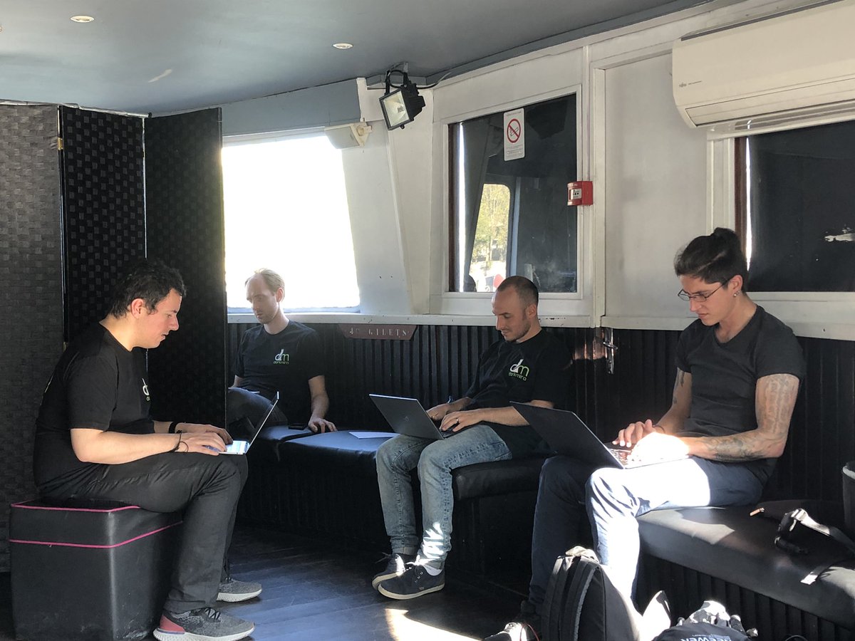 Darkmirafr's tweet photo. Les #devhackers attaquent une session de codage par groupe de trois pour mettre en pratique ce qu’ils ont vu ce matin lors du #workshop defensive programmation ! #developer #developpement #devhackersday #Darkmira https://t.co/Kk7hyXXPFP