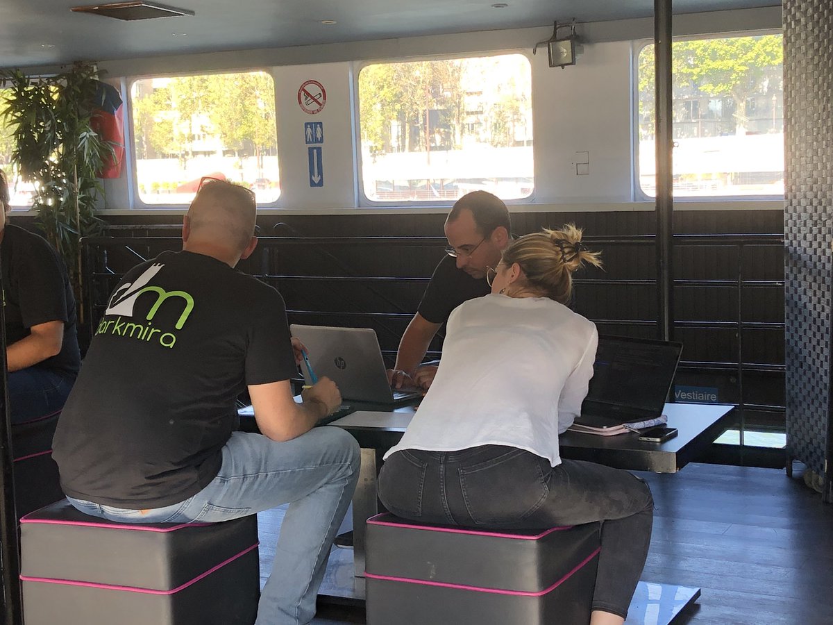 Darkmirafr's tweet photo. Les #devhackers attaquent une session de codage par groupe de trois pour mettre en pratique ce qu’ils ont vu ce matin lors du #workshop defensive programmation ! #developer #developpement #devhackersday #Darkmira https://t.co/Kk7hyXXPFP