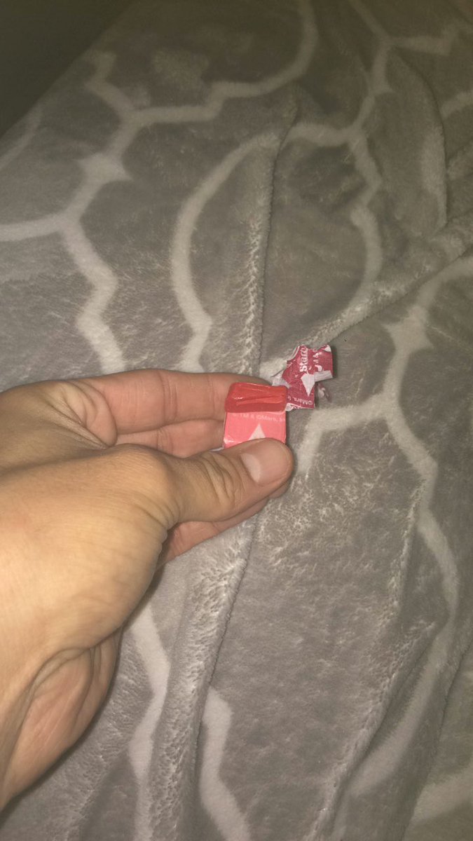 nicholasferro3's tweet photo. @Starburst did me dirty opened up my favereds an there’s a mostly eaten piece with some wrapper hanging off it https://t.co/yMkPzFRTib