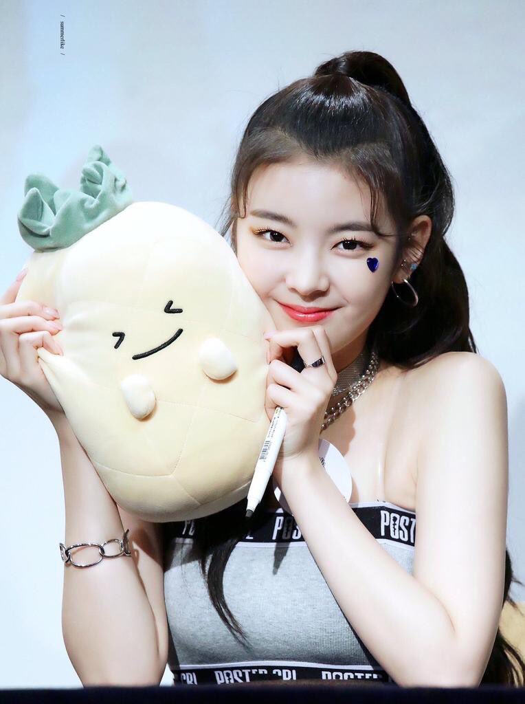 DIVERSALRPENT's tweet photo. (V E R I F I E D) 

🔒 @DIV_LIA00 As Lia Itzy 

Welcome to DIVERSAL AGENCY🎉
Be Active and don't forget put #DIVERSAL on bio/loc. https://t.co/DKWegbSdxG