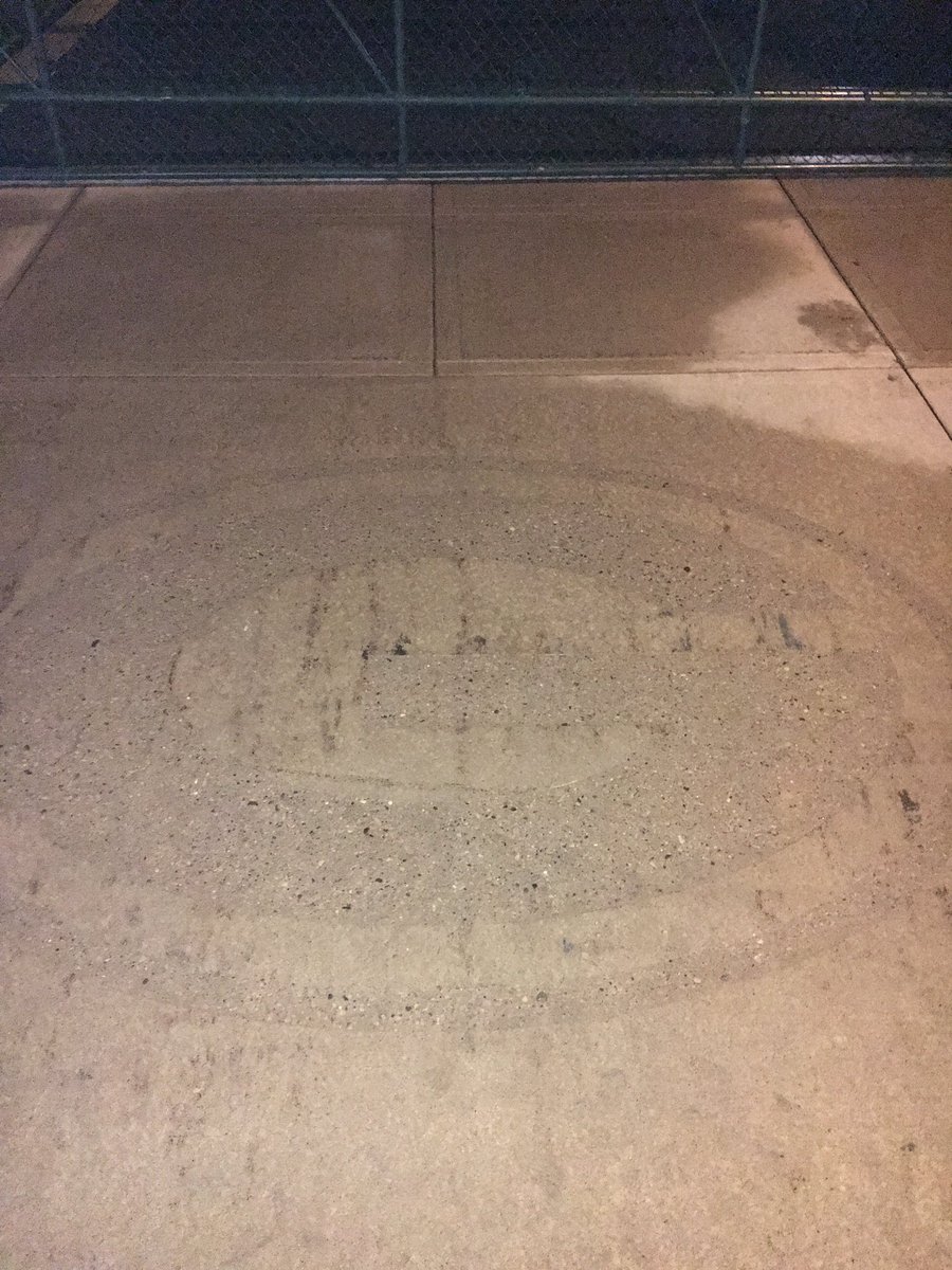 Monster_Truck_'s tweet photo. The effort that @packers put into always displaying their logo knows no ceiling. I give you, “Packers Logo Sidewalk”: https://t.co/gRMHOUrrIc