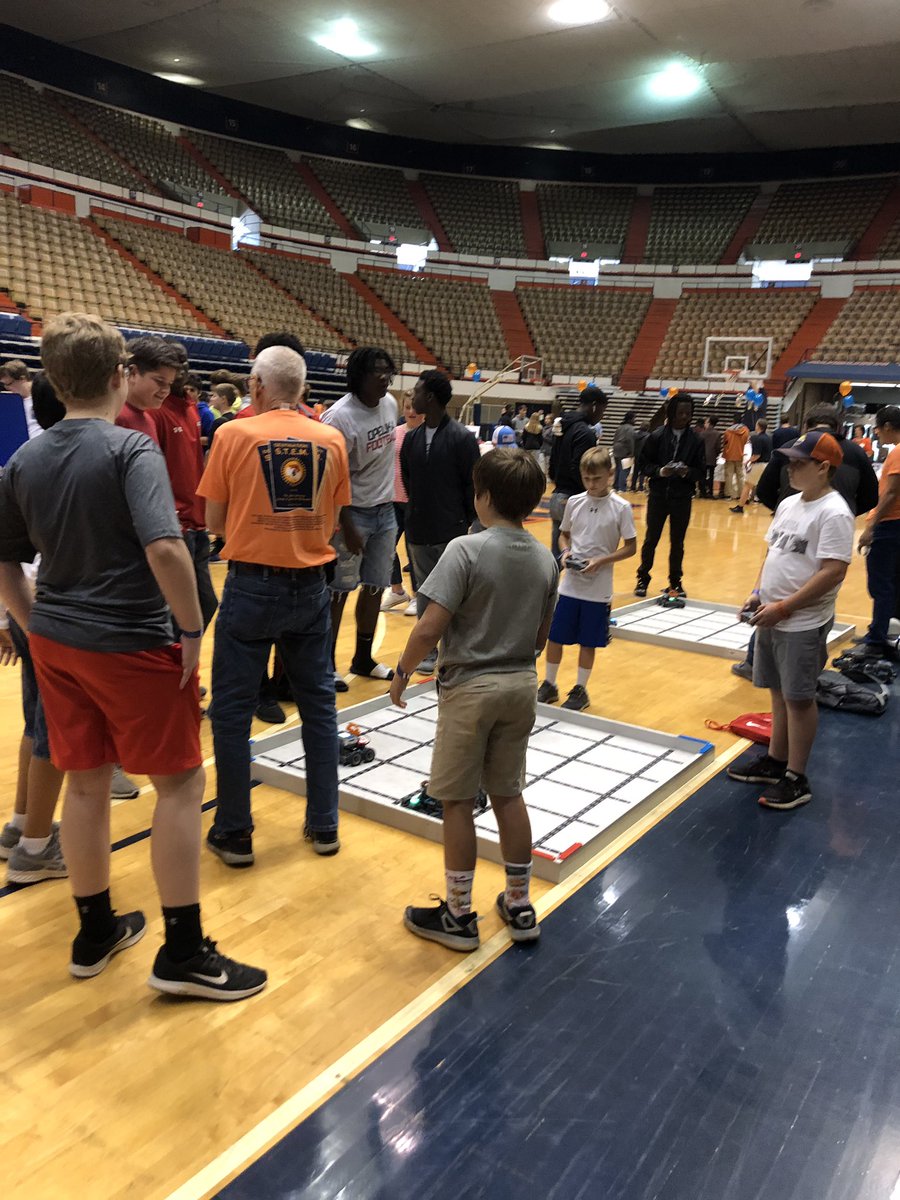 SCOREAuburn's tweet photo. #DestinationStem2019 is under way! @COSAMOutreach https://t.co/uwFa9qX8p6