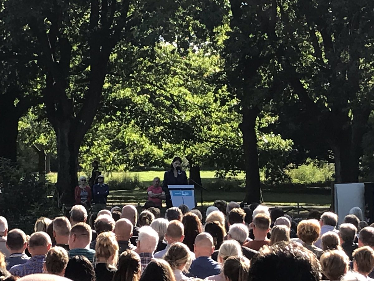 “Geen kind is zo aanwezig als het kind dat wordt gemist” zegt burgemeester <a href="/wjlbuijs/">Wobine Buijs- Glaudemans</a> bij indrukwekkende, met vlinders gevulde herdenking van het Stintongeluk.