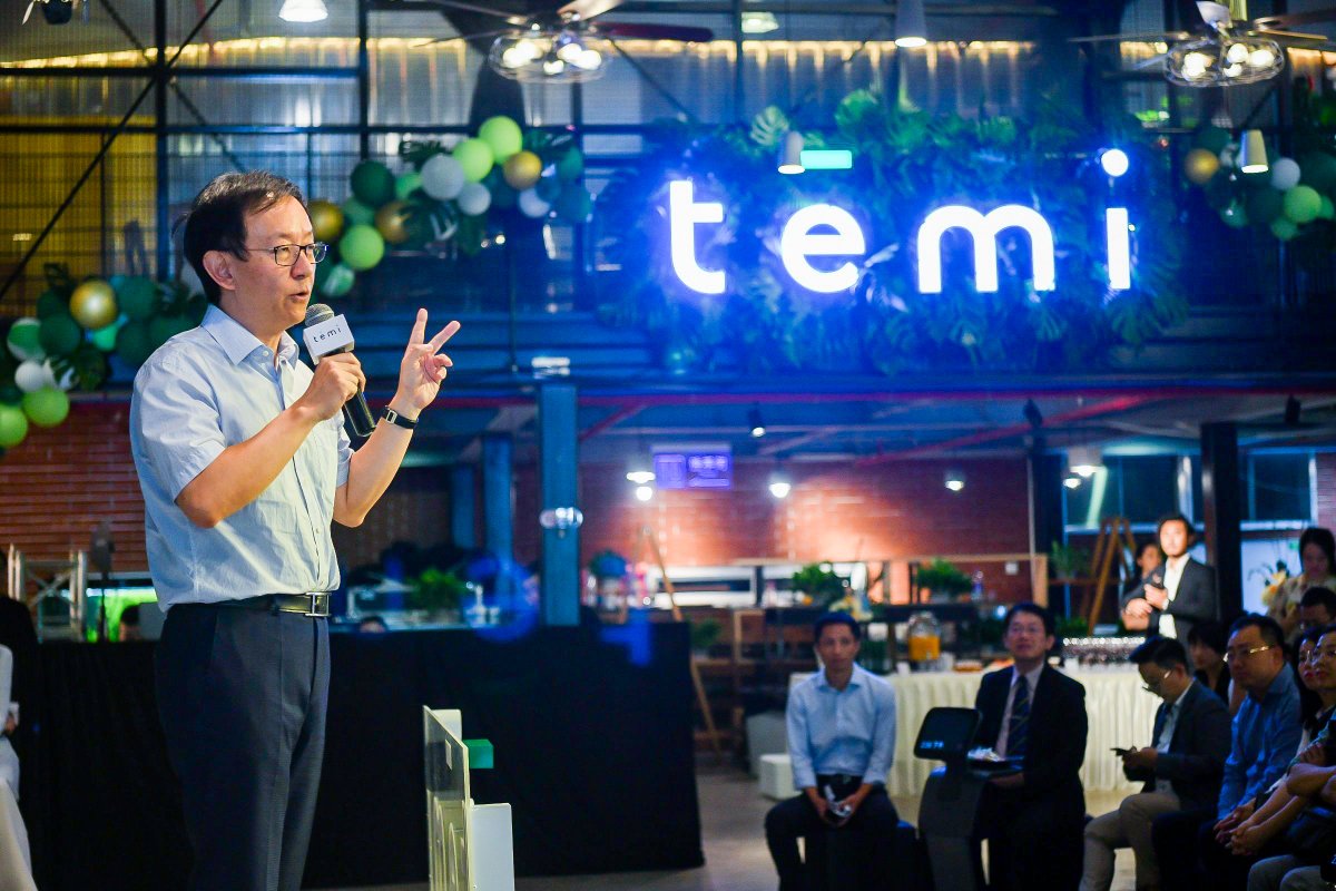 robotemi's tweet photo. We are proud and happy to announce temi’s launch in China!
It’s been 2000 years since the compass was invented in China, it’s time for a new device to lead the way! :>
福
https://t.co/Styav6fBFw
#launch #temirobot #technology https://t.co/NJLDYc1m5h