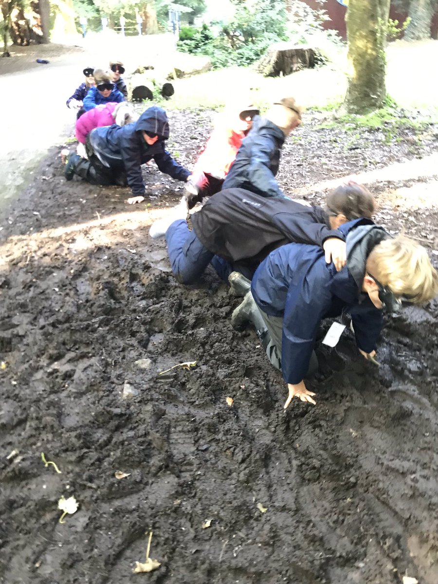 sbcps1's tweet photo. Friday fun in the sensory trail #beatonewithnature #mudandwater https://t.co/McepMc0SRb