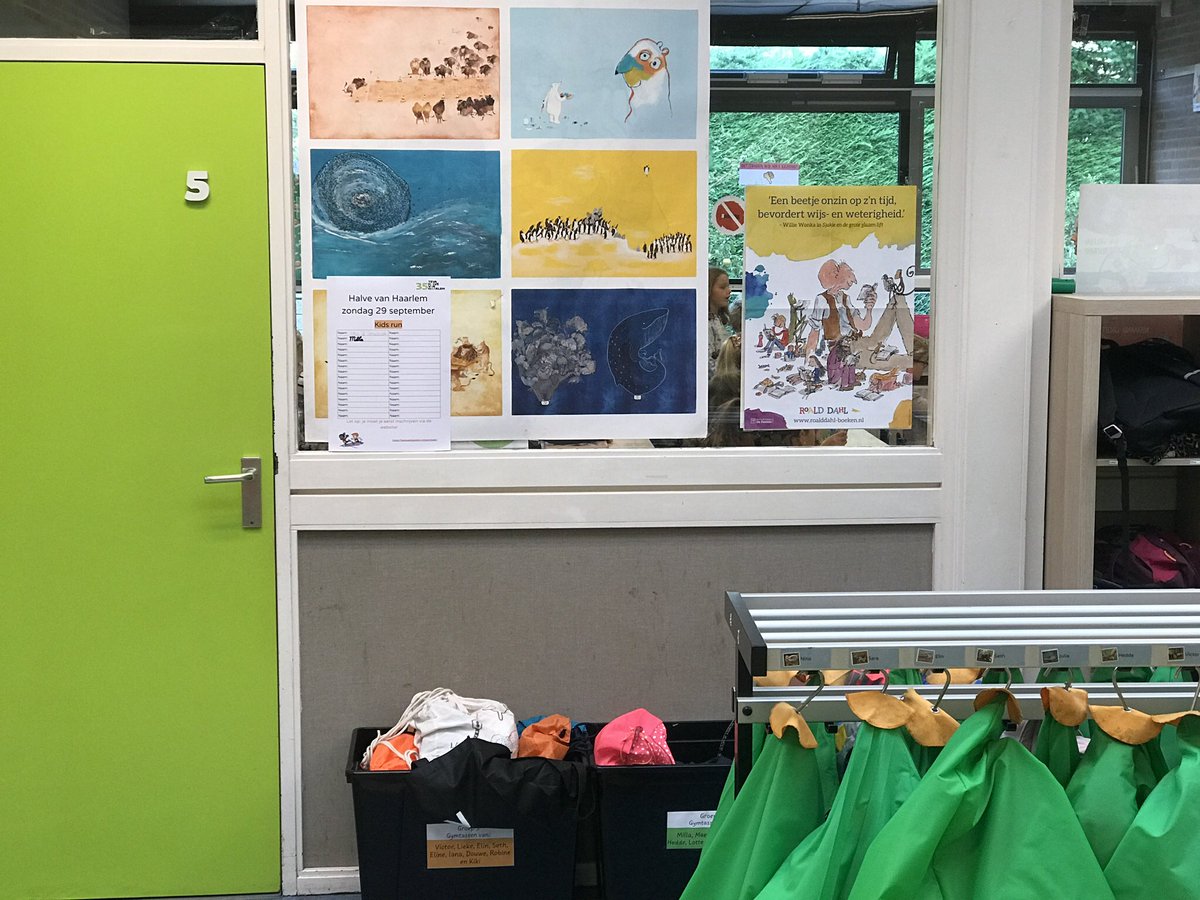 connyvs's tweet photo. Vandaag het proces naar de leerlingenraadverkiezingen afgetrapt in een aandachtige groep 5 en enthousiaste groep 7 van de #Aloysiusschool in #Overveen #RaadslidInDeKlas #RIDK #blmdl #burgerschapsvorming https://t.co/3MtrA7AJ41