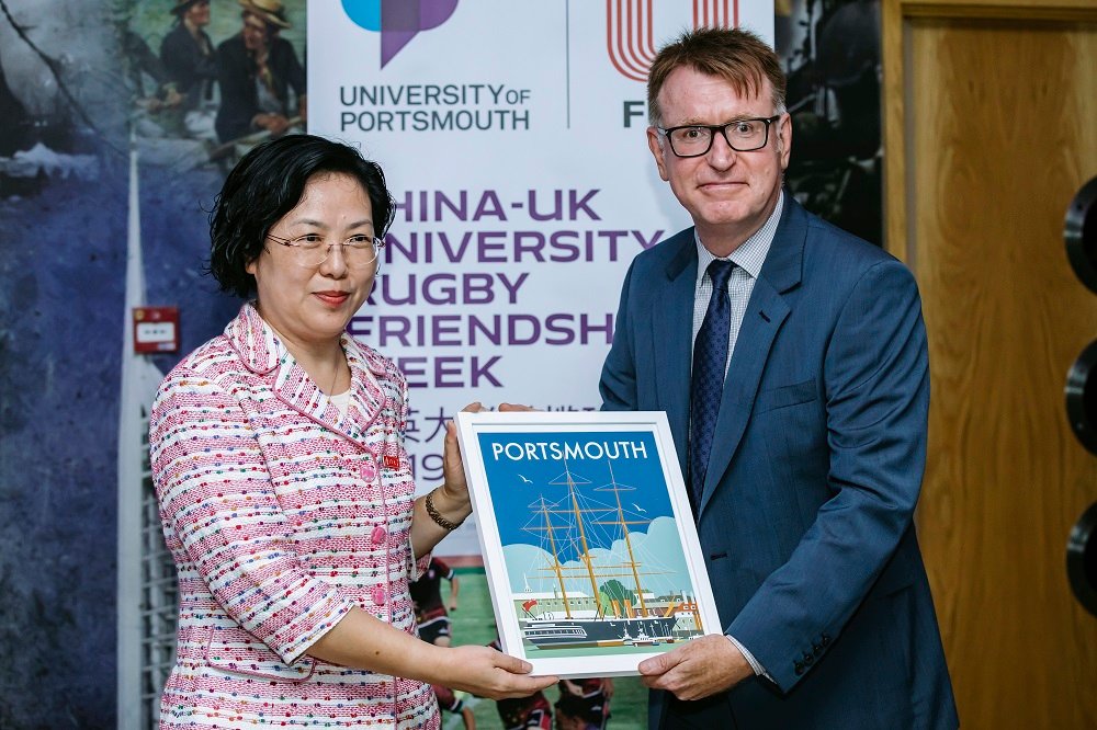 The Xiamen rugby team paid a visit to Portsmouth ahead of #rwc2019 - together we're building the profile of the sport internationally 🏉🇬🇧🇨🇳

j.mp/2VaheNw