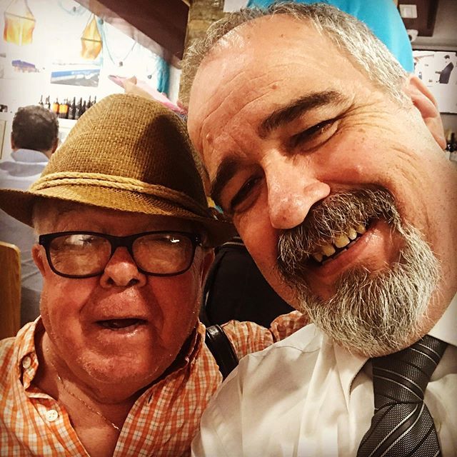 josemuelas's tweet photo. Don Antonio #Antoñico #Lotero #selfie https://t.co/JbwtwkHKiT https://t.co/NaAKNqaF4W