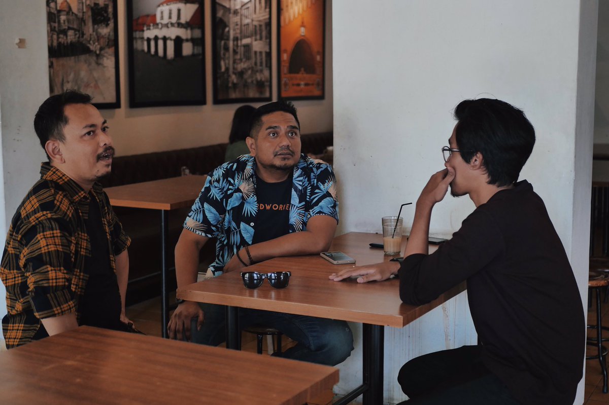 Madariyanhadi's tweet photo. Persyutingan hari ini, Untuk IM3 Ooredoo bersama @boylagilagi &amp; @BOWObukanBOYO.

Semarang jan panas e pol — foto bts oleh @nisrinadhiya https://t.co/1oKlchUsg0
