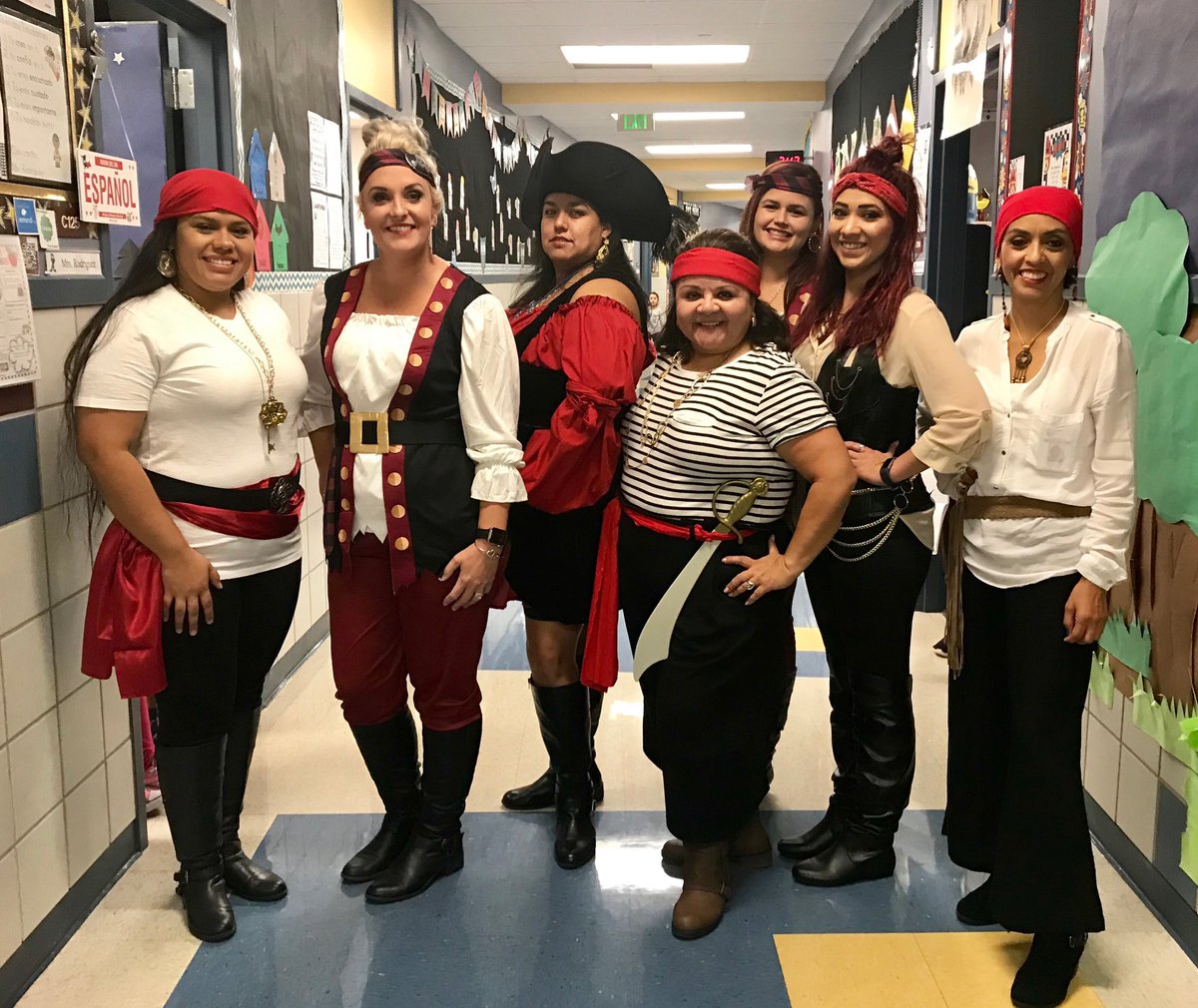 Mayra_Rdz87's tweet photo. Pirate day! #adventureawaits #alexanderelementary #pantherpride #lifeinkinder https://t.co/TRGuQ8Es4z