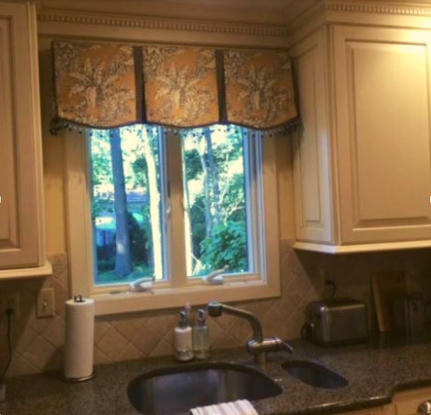 WindowTailors's tweet photo. Window Tailors offers high quality, custom made fabrics to fit your unique taste. Take a look at one of our recent installs. This is a box pleated valance with a bead fringe. Call us today for a free In-home consultation! 908-464-0644

#windowideas #interiordesign https://t.co/MRLyOX5aYM