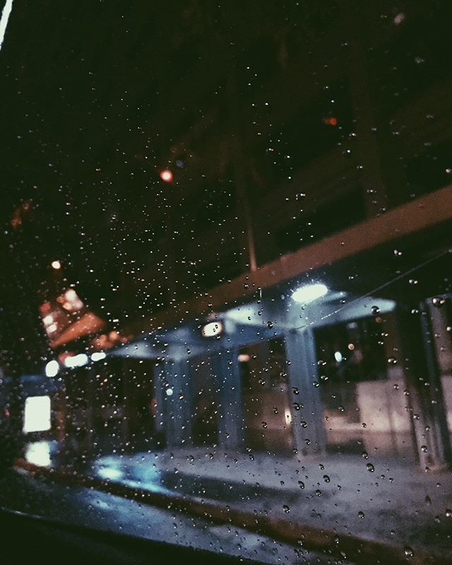 JanDomPar's tweet photo. Rainy daydream 🌧 https://t.co/qfV9peSYQQ https://t.co/8XBoTjkwes