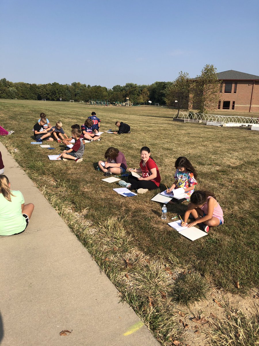 lahewitt's tweet photo. Sometimes your math lesson just isn’t that exciting, but the concept is critical for developing an understanding. Time to go outside! #factors #factorpairs #arrays #understandingmultiplication #vitaminD #itsabeautifulday #mathclassisoutsidetoday #CWway #MyOhioClassroom https://t.co/pTd7ymUQQS