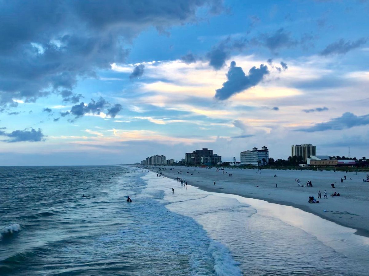 Visit_Jax's tweet photo. Happy last Friday of summer from Jacksonville! #onlyinjax #visitjacksonville #lovefl #jaxbeaches photo:mari.mrqz  https://t.co/VAVMNbDBYc @VISITFLORIDA https://t.co/MxBWnKcCq9