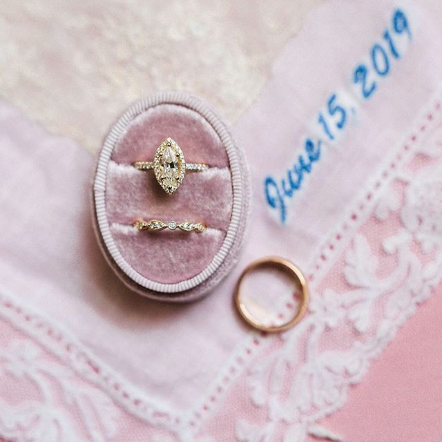 mrspamdurham's tweet photo. We ❤️ this detail shot  from L + K’s moment 📸  @studiorendition  #wedding #weddingday #weddingplanner #letthemeatcake #flashesofdelight #ido #galvestonbrides #galvestonweddingplanners #galvestonweddings #galvestonweddingplanner #galvestonweddingplann… https://t.co/F7QvCNOUpI https://t.co/6ycXxmJ5iy
