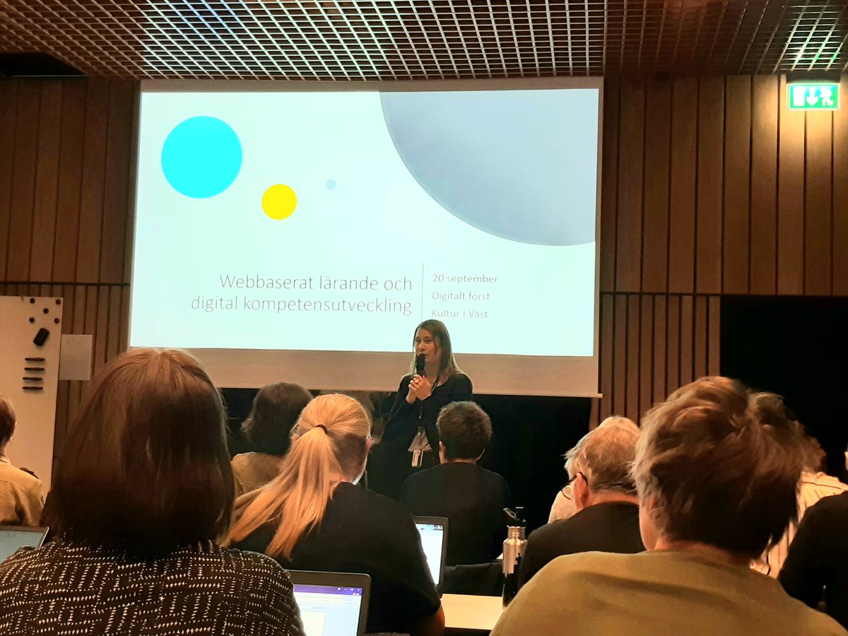 SaraNilsson79's tweet photo. Idag har redan 1 månad gått på min nya anställning på @stenungsunds kommun. En spännande resa är påbörjad på #Biblioteket och Kultur &amp; Fritid. Idag träff om digital kompetensutveckling @kulturivast Här tillsammams med Jennie Wennberg, en av alla nya fantastiska medarbetare. https://t.co/Jl6nzujazc