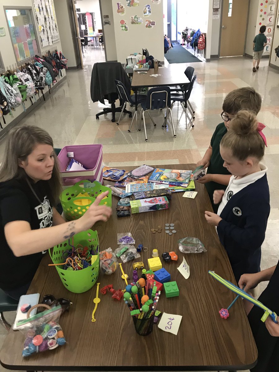 rule_hawks's tweet photo. First graders save up the class money they earn and spend it on fun prizes!  @BromleyHawks #hawkway https://t.co/t2IpCJ3xjf
