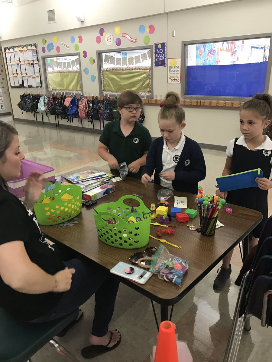rule_hawks's tweet photo. First graders save up the class money they earn and spend it on fun prizes!  @BromleyHawks #hawkway https://t.co/t2IpCJ3xjf