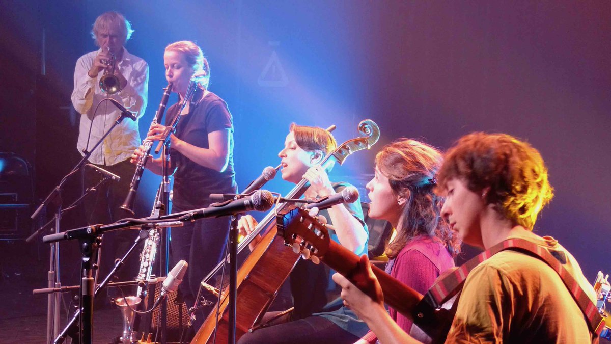 Nous avions carte blanche pour inviter le duo argentin Aguamadera et <a href="/eriktruffaz/">Erik Truffaz</a> dans l'émission Ocora Couleurs de monde sur <a href="/francemusique/">France Musique</a> qui sera diffusée le samedi 21 septembre à 23h00
francemusique.fr/emissions/ocor…
Prochain concert à #Paris le 12 octobre à 20h00 au @PanPiperLive!