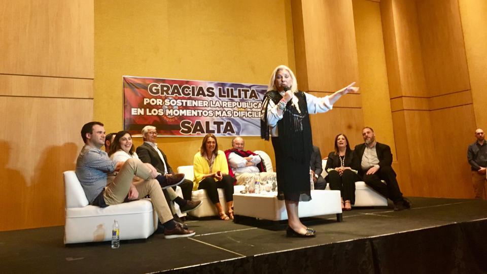 EE6nifGUwAAKZcu?format=jpg&name=medium